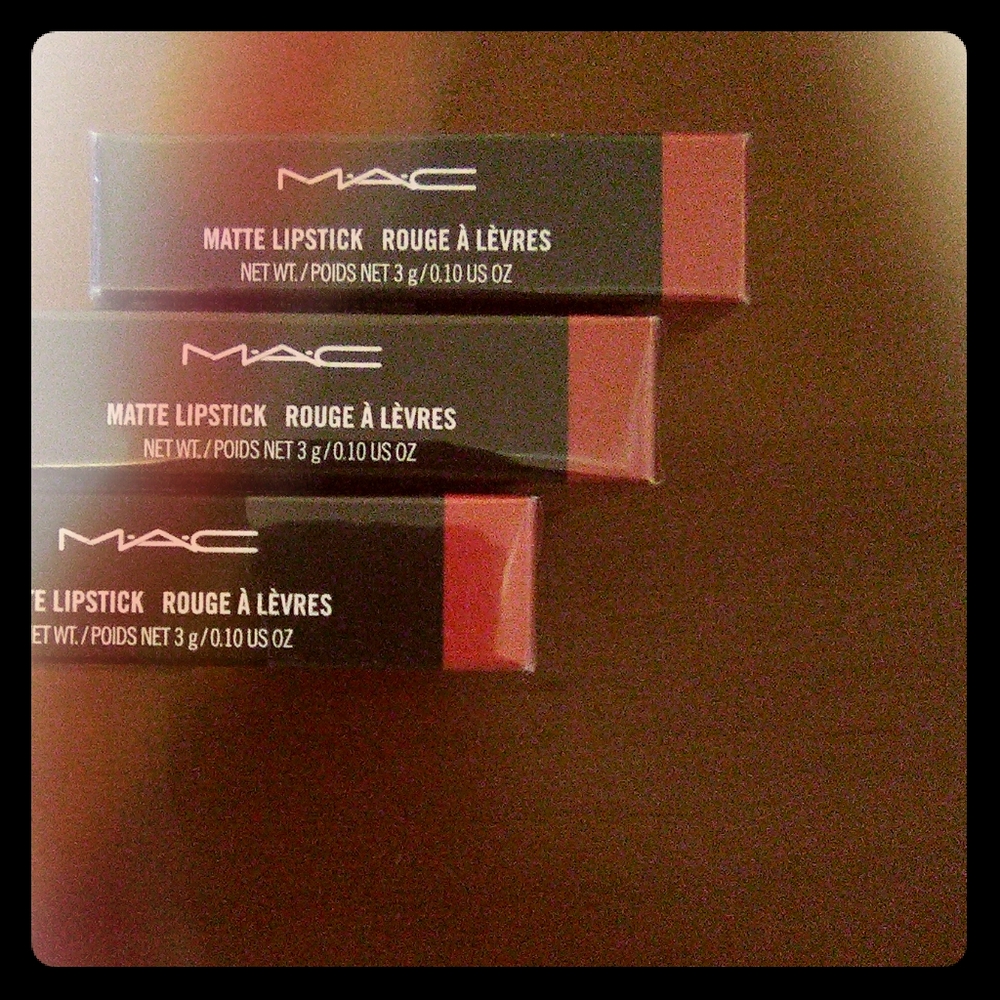 💋2 FOR $25 MAC MATT LIPSTICK BUY ONE GET ONE FREE